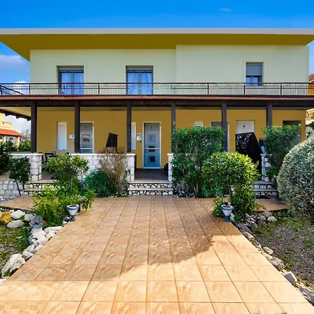 Levanta Cozy In Rhodes Apartment *