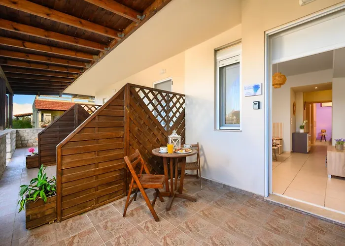 Levanta Cozy In Rhodes *