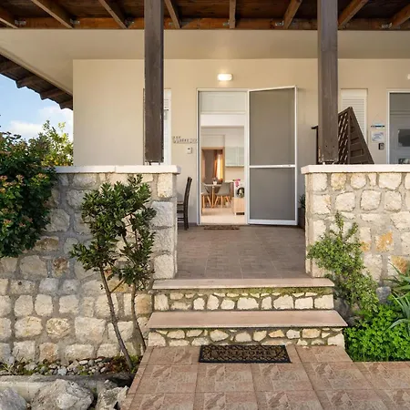 Levanta Cozy In Rhodes *